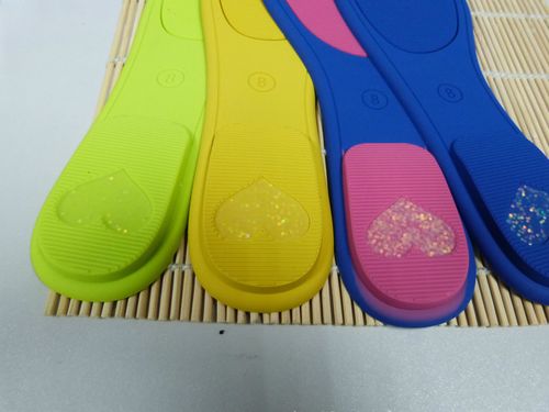 厂家直销 专业生产批发 防滑pvc鞋材 鞋底片硅胶鞋底图片